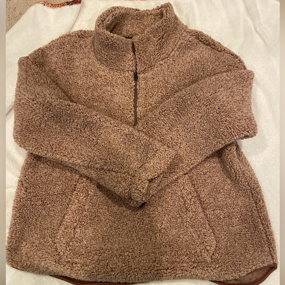 Fuzzy pullover crewneck